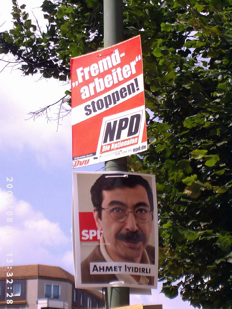 0571_NPD-Schmutzplakat1.JPG